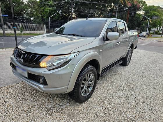 MITSUBISHI L200 TRITON 2.4 16V TURBO DIESEL SPORT GLS CD 4P 4X4 AUTOMÁTICO